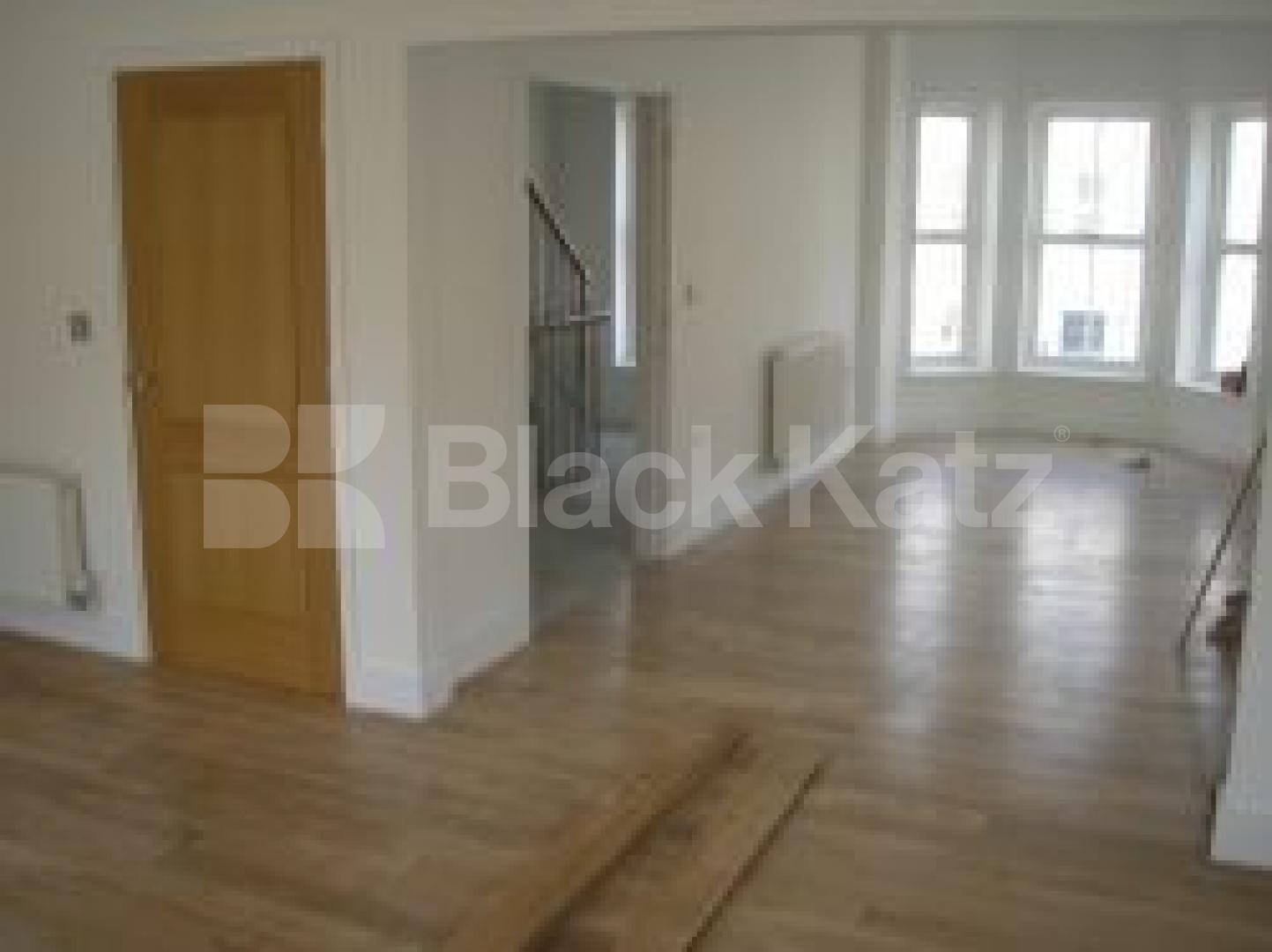 			5 Bedroom, 1 bath, 1 reception Flat			 Canal Boulevard, CAMDEN NW1